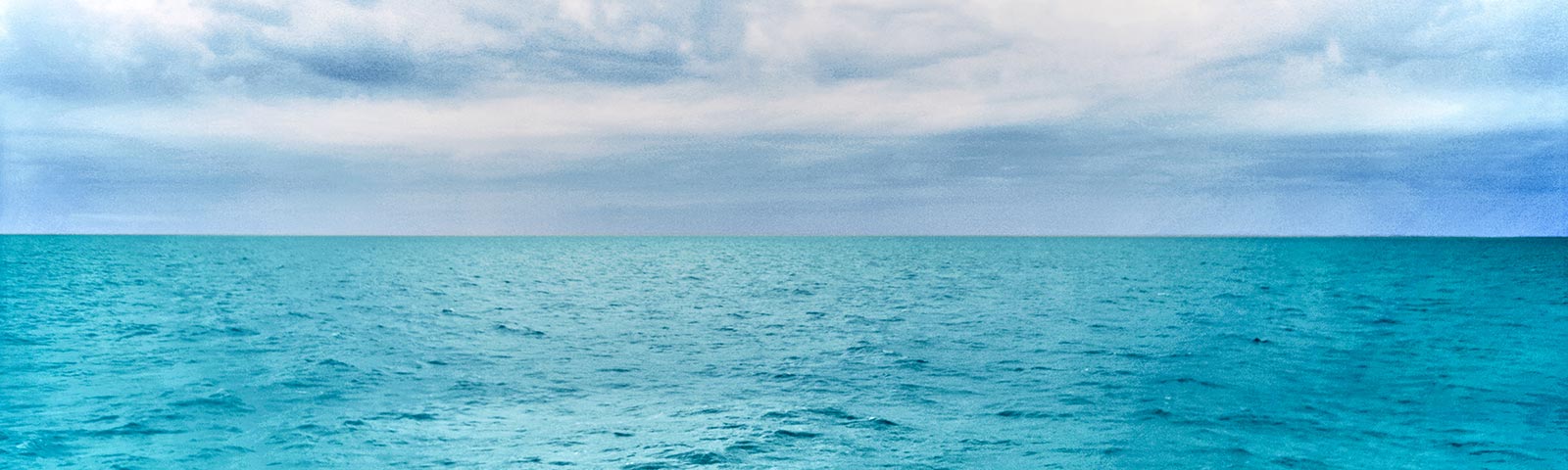 IE00575-blue-ocean-1600x480